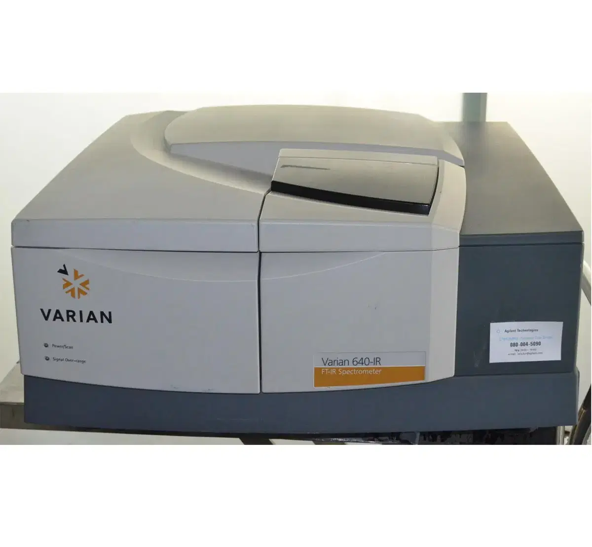 Varian 640-IR FT-IR Spectrometer